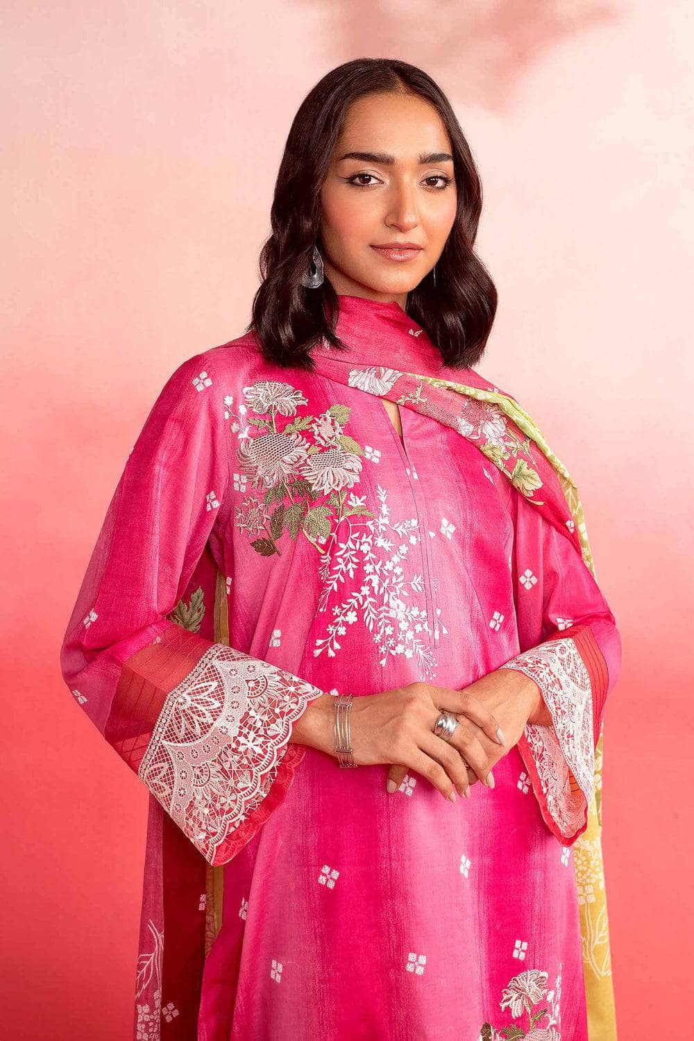 img_nishat_lawn_24_awwal_boutique