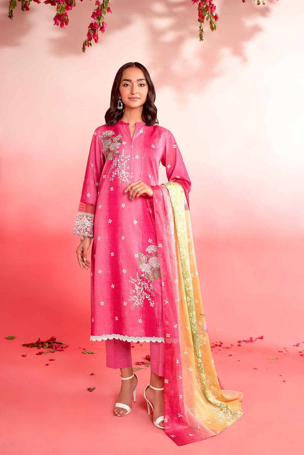 img_nishat_lawn_24_awwal_boutique