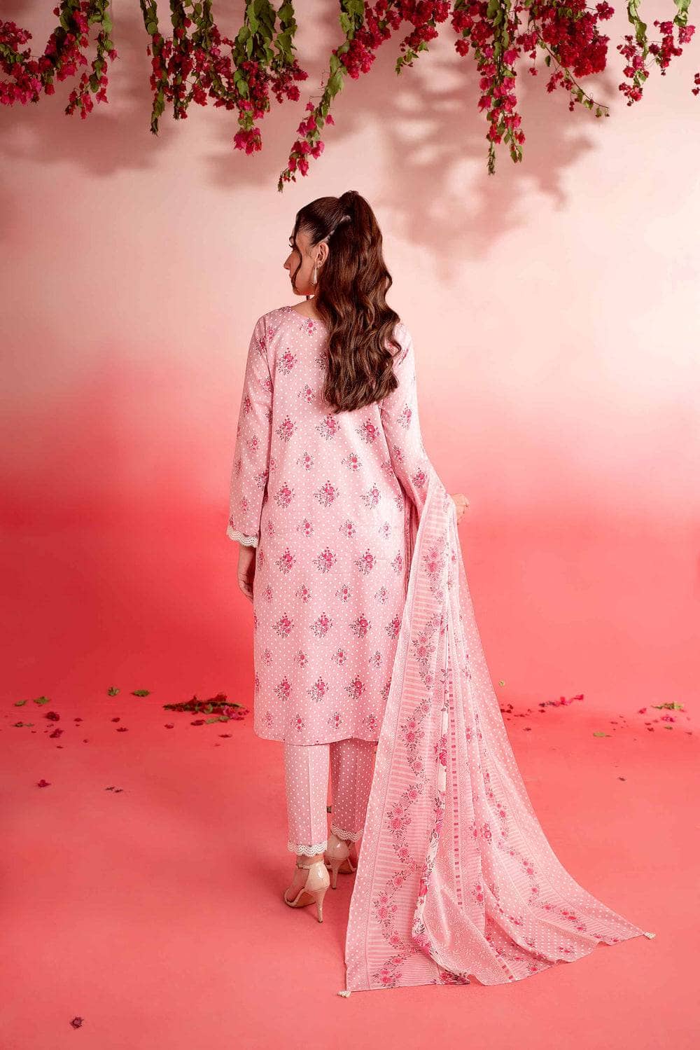 img_nishat_lawn_24_awwal_boutique
