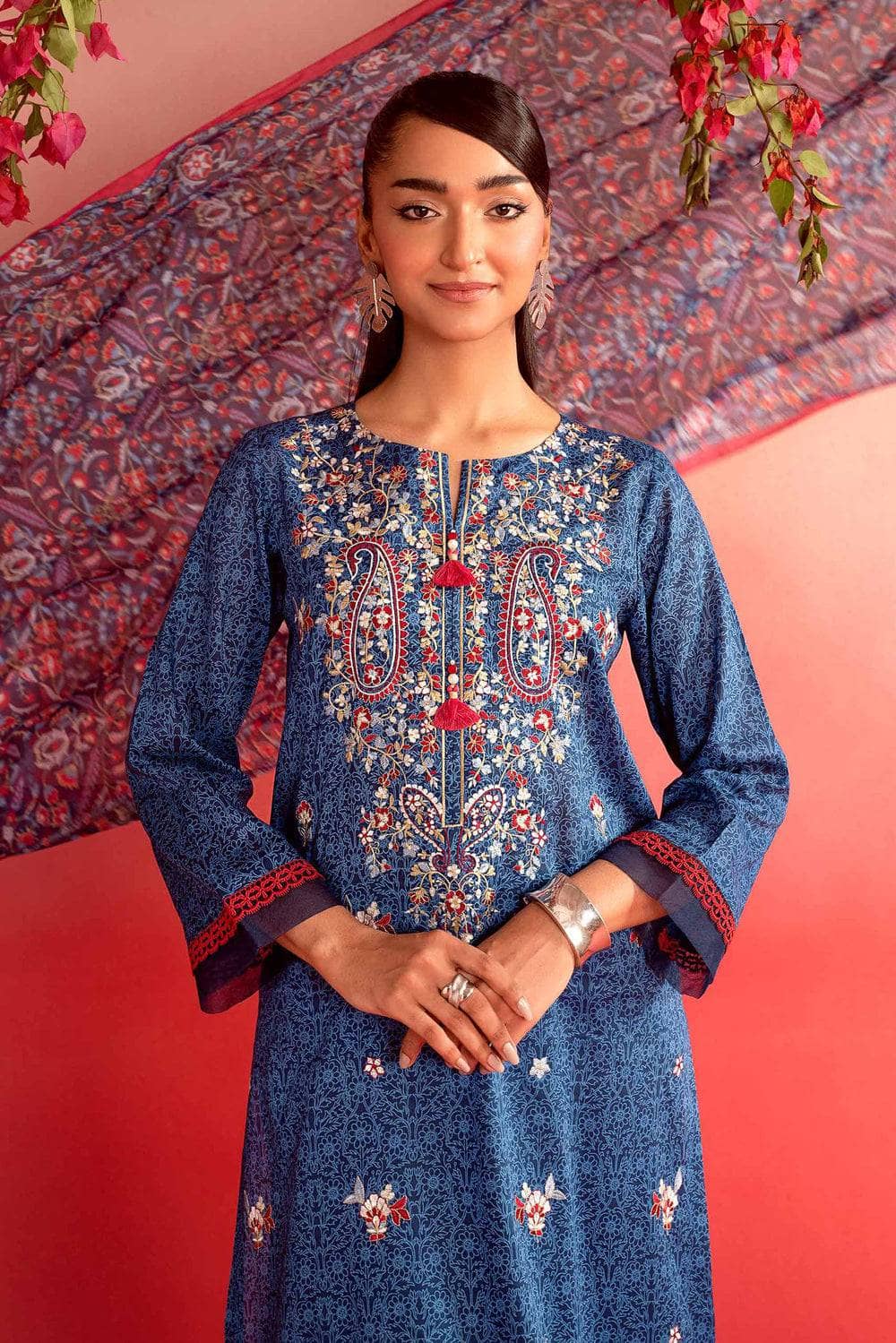 img_nishat_lawn_24_awwal_boutique