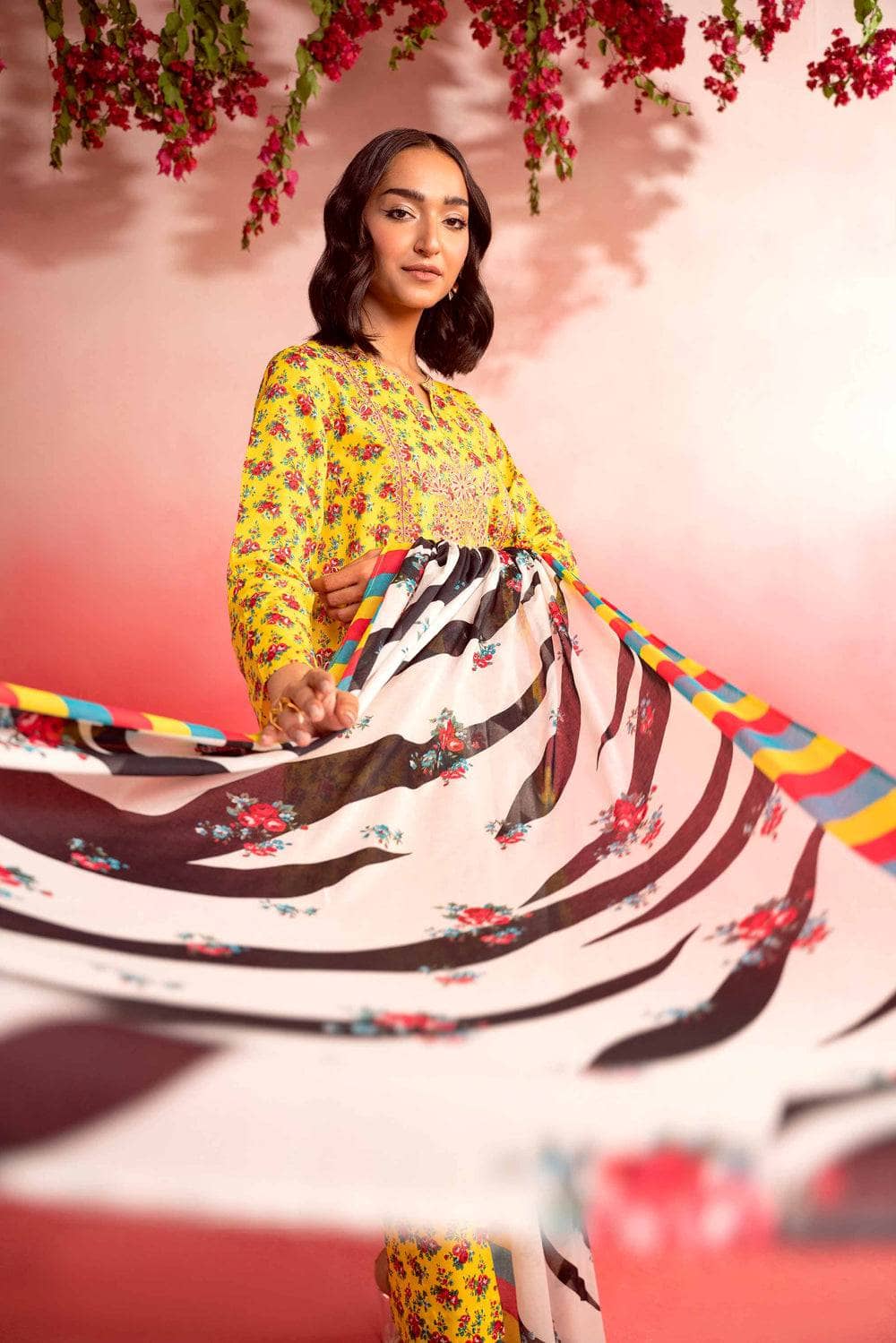 img_nishat_lawn_24_awwal_boutique