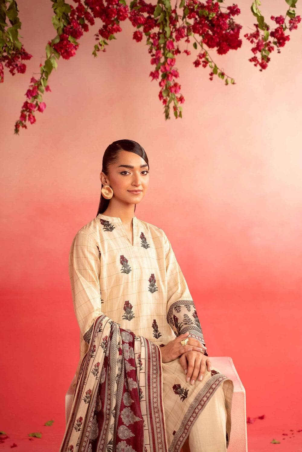 img_nishat_lawn_24_awwal_boutique