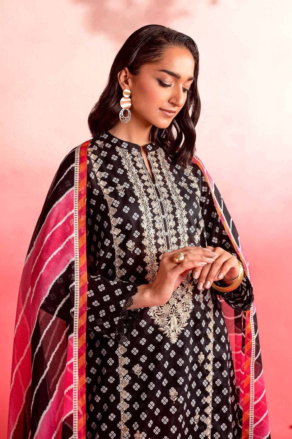 img_nishat_lawn_24_awwal_boutique