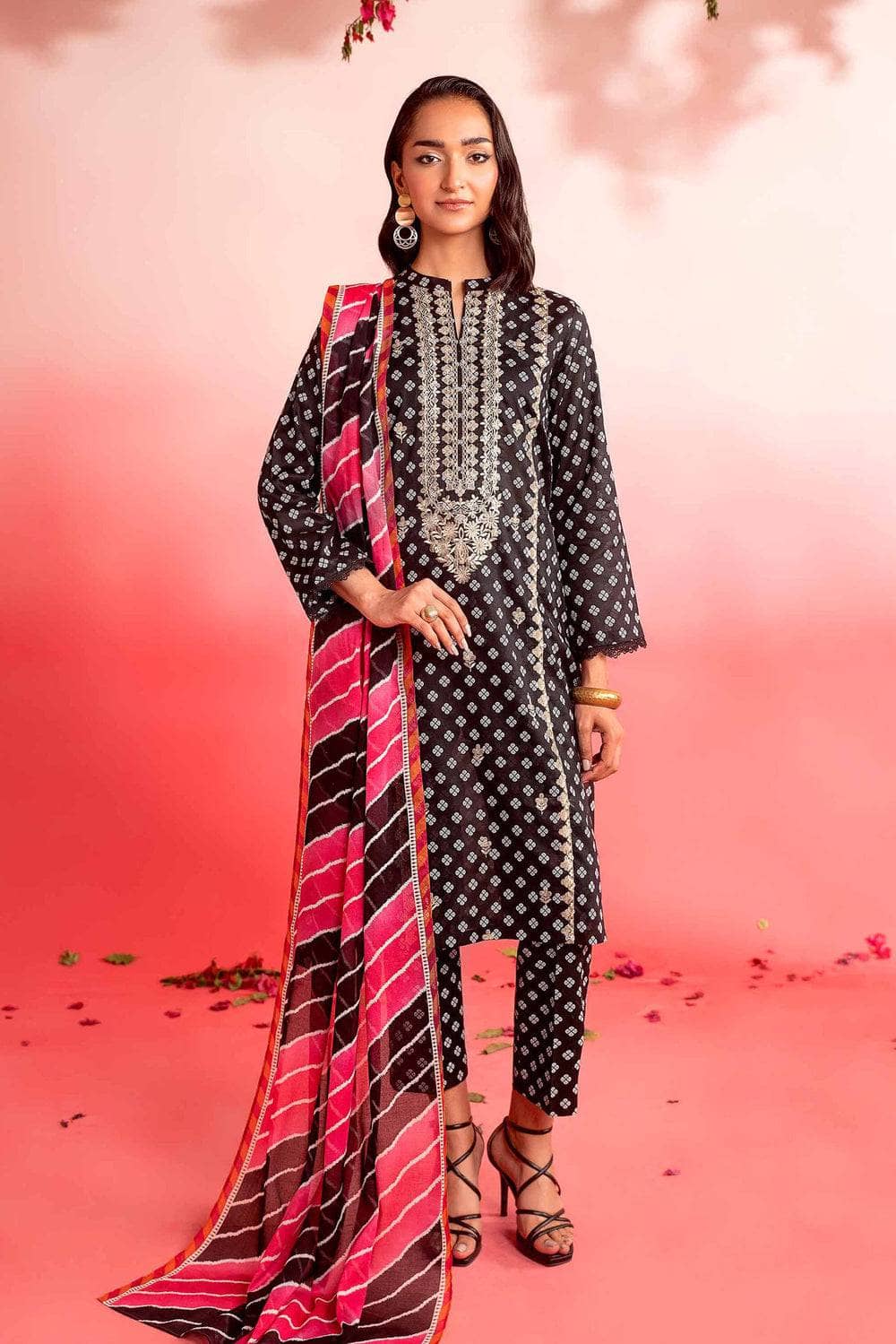 img_nishat_lawn_24_awwal_boutique