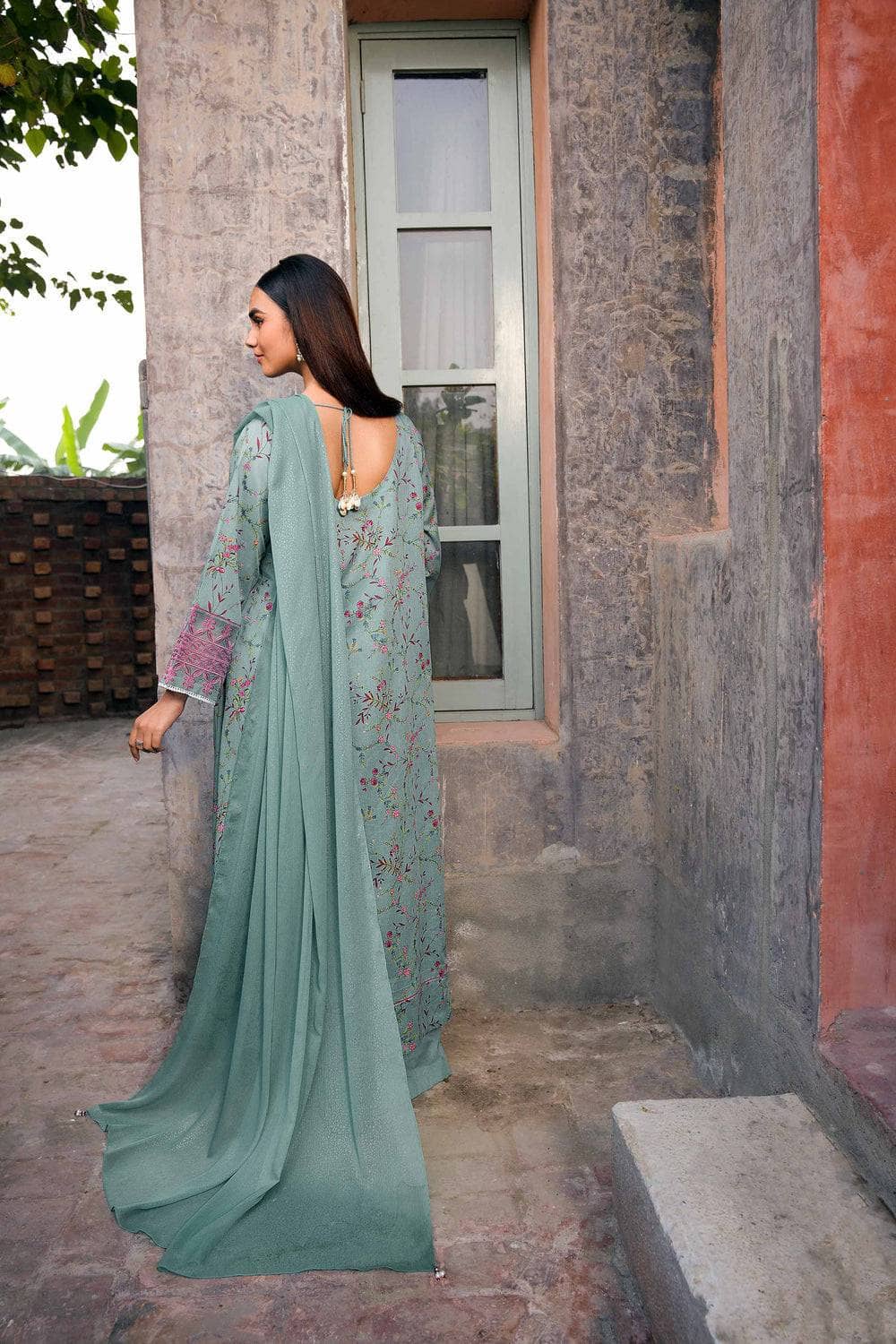 img_nishat_lawn_24_awwal_boutique