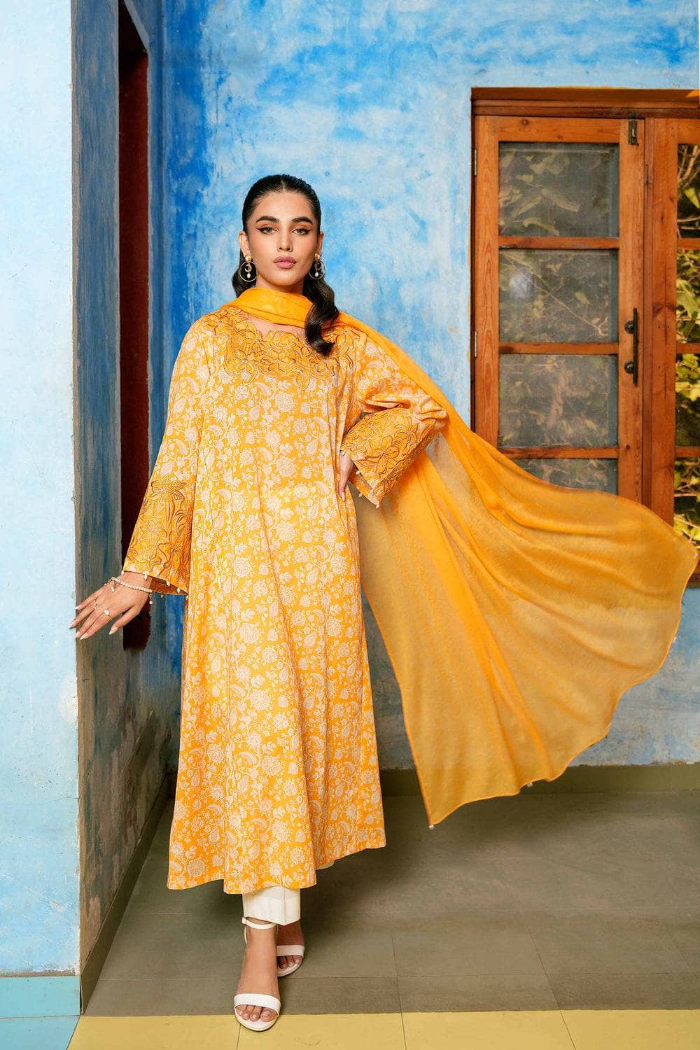 img_nishat_lawn_24_awwal_boutique