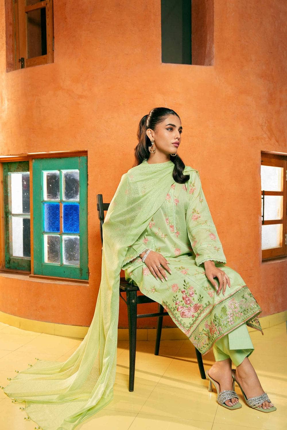img_nishat_lawn_24_awwal_boutique