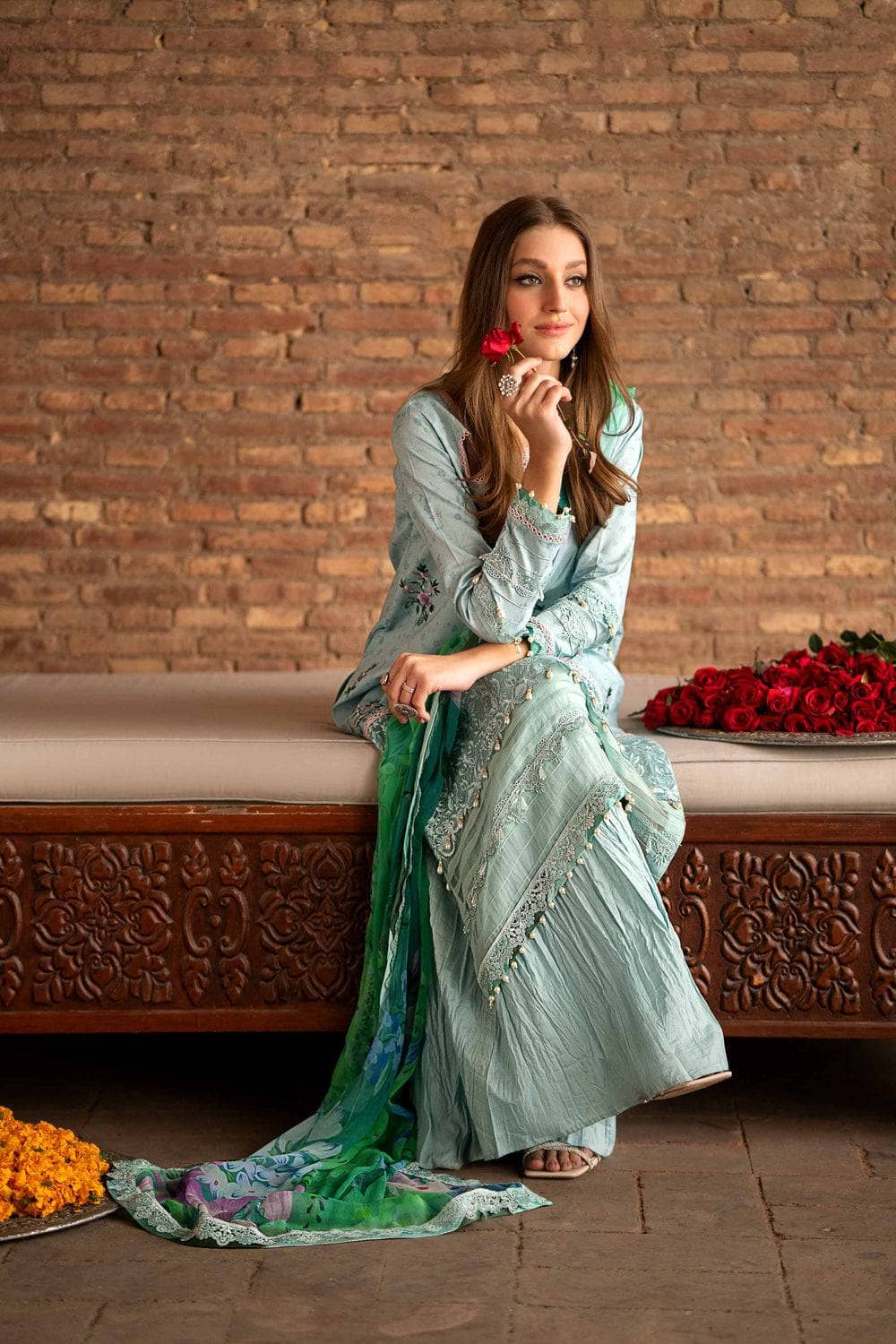 img_nishat_lawn_24_awwal_boutique