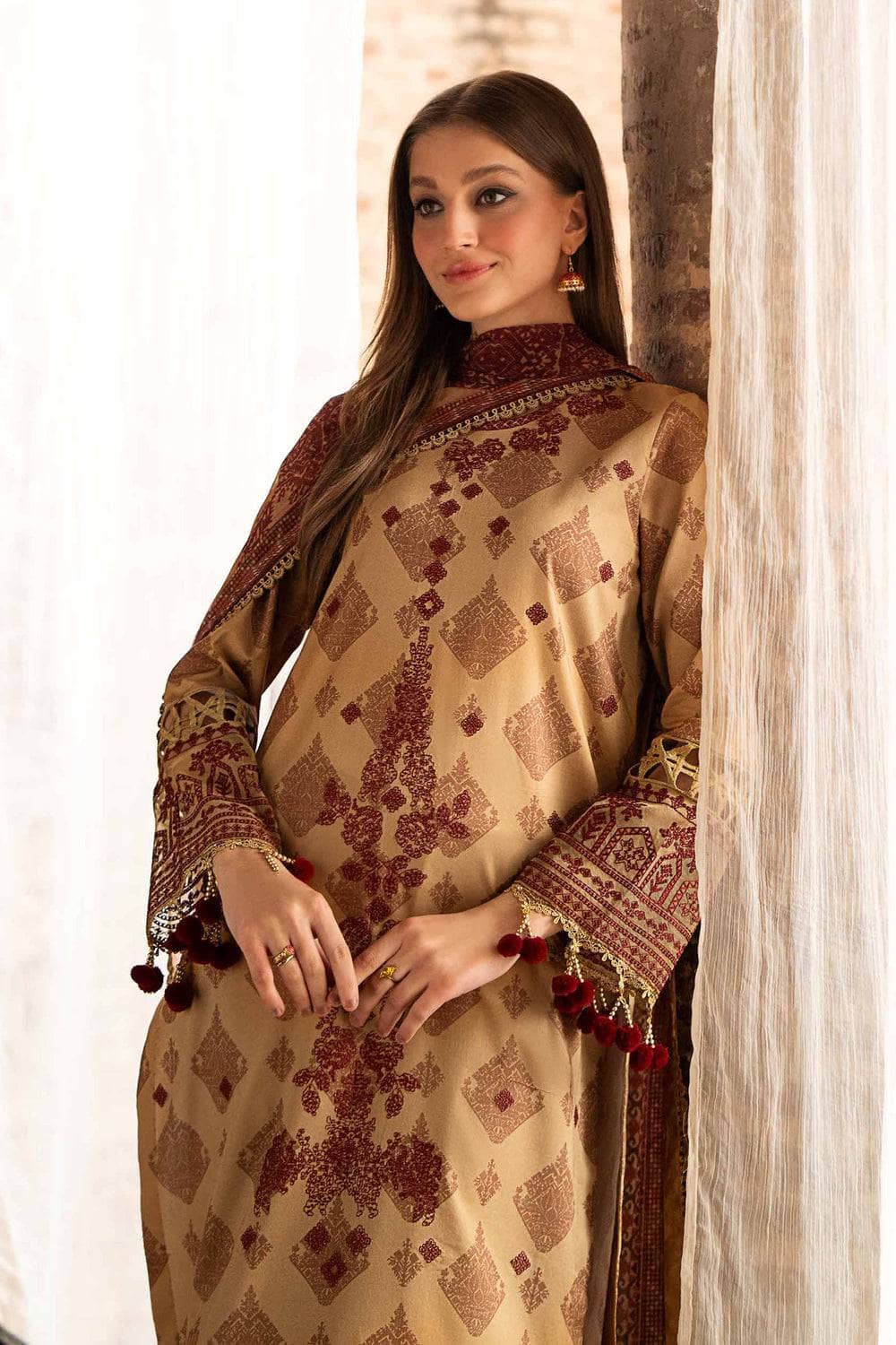 img_nishat_lawn_24_awwal_boutique