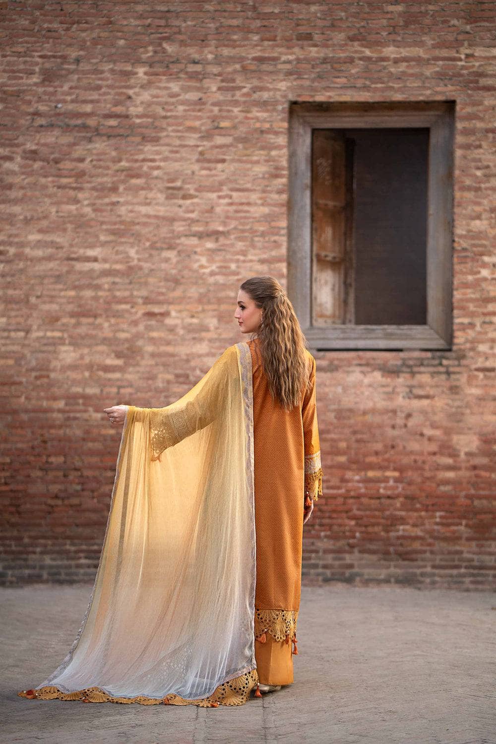 img_nishat_lawn_24_awwal_boutique