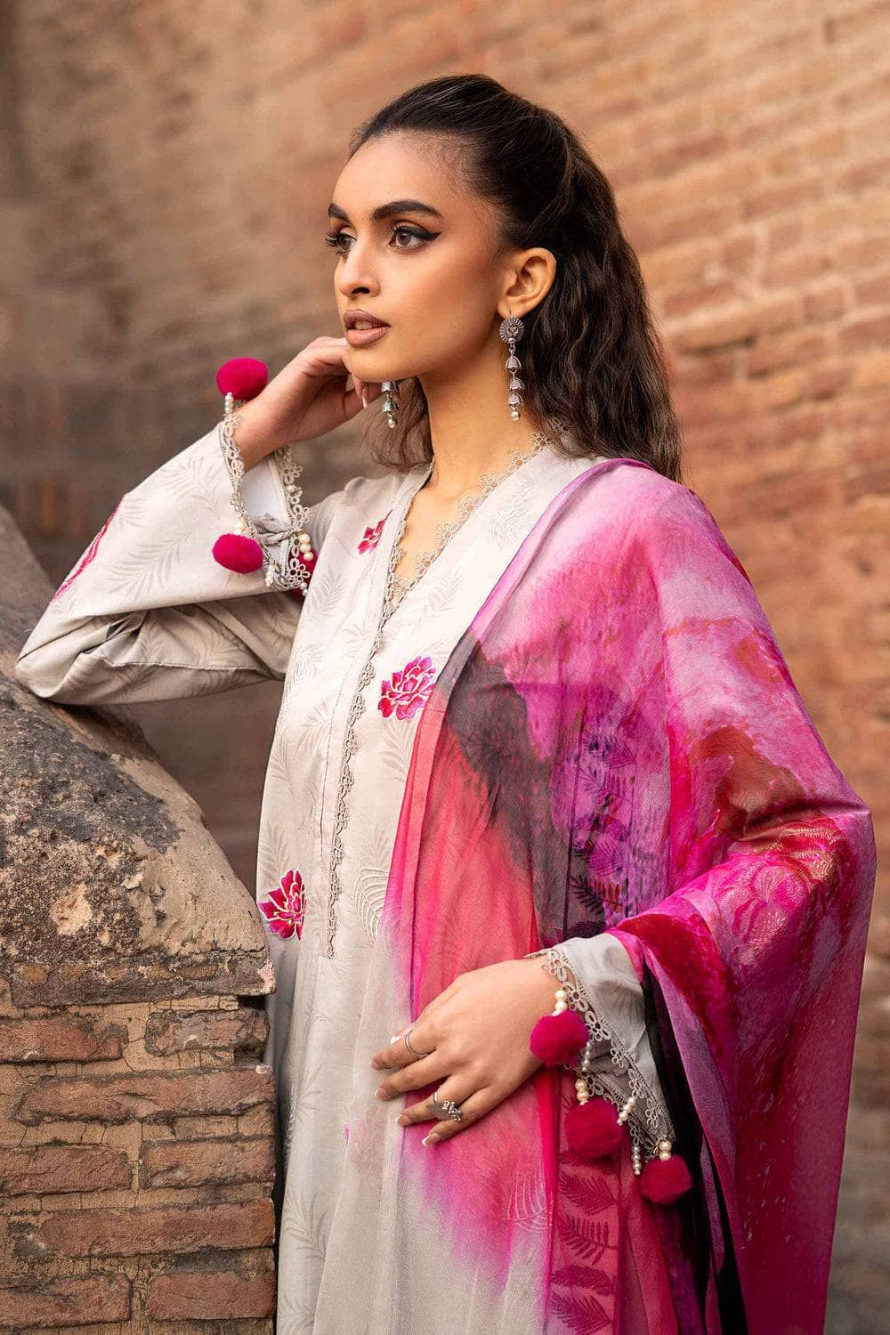 img_nishat_lawn_24_awwal_boutique