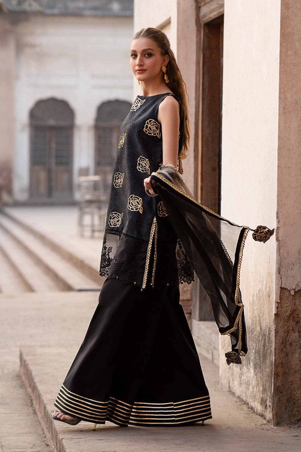img_nishat_lawn_24_awwal_boutique