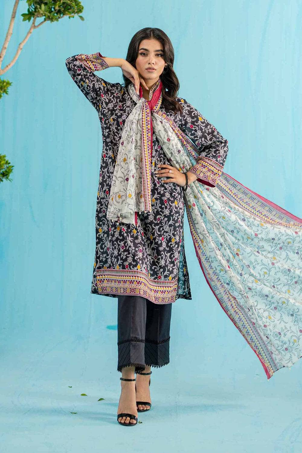 img_nishat_lawn_24_awwal_boutique