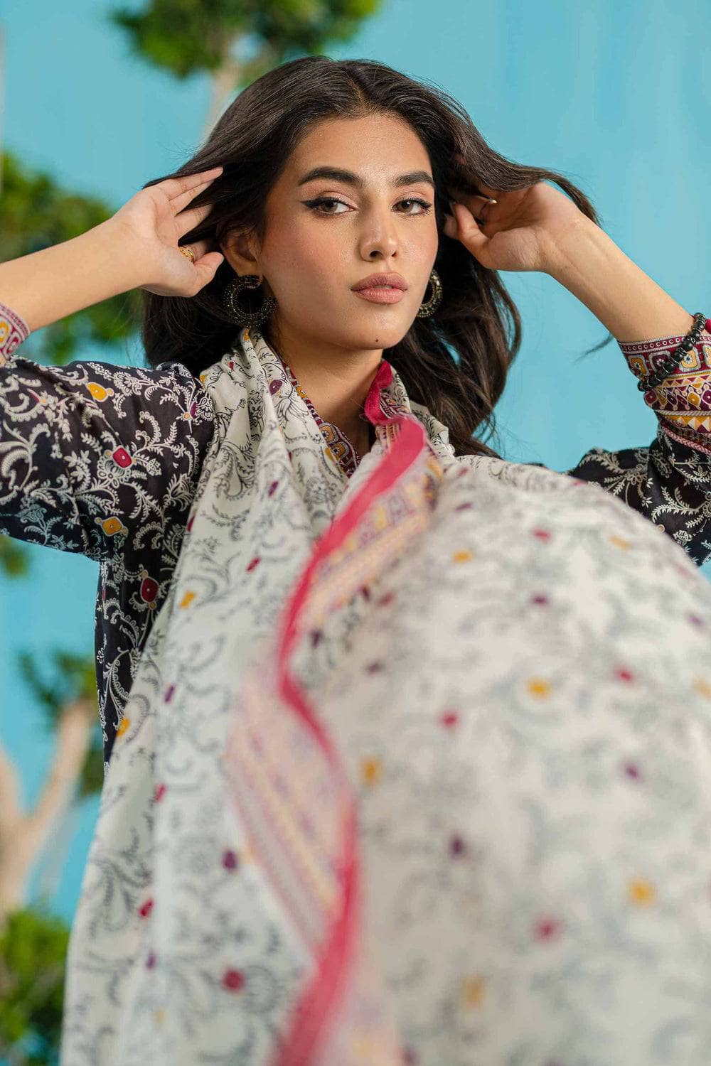 img_nishat_lawn_24_awwal_boutique