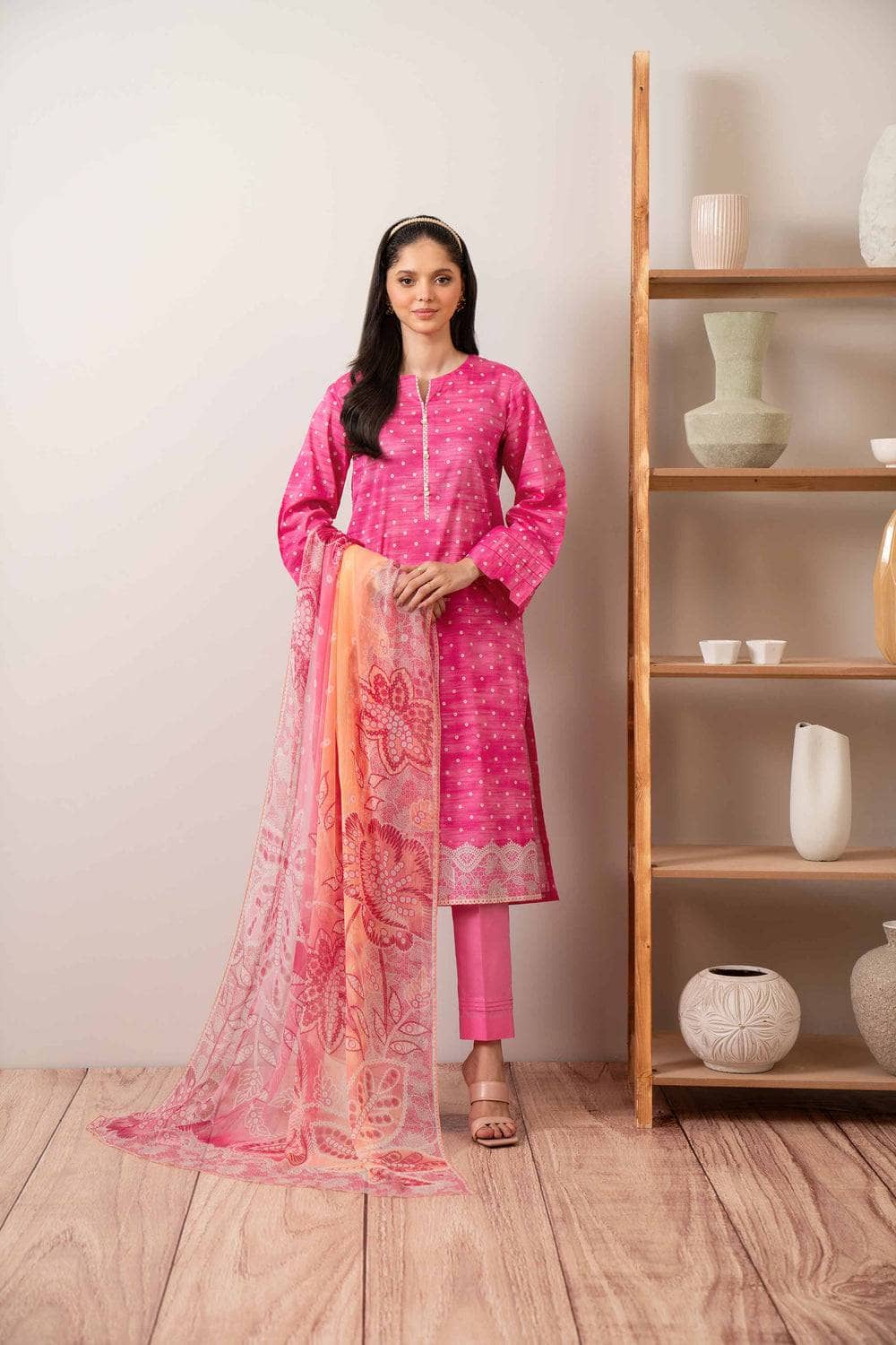 img_nishat_lawn_24_awwal_boutique