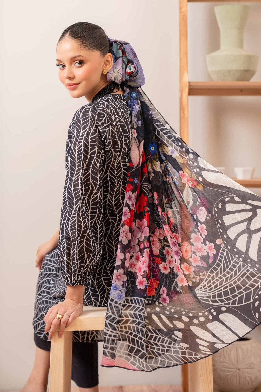 img_nishat_lawn_24_awwal_boutique