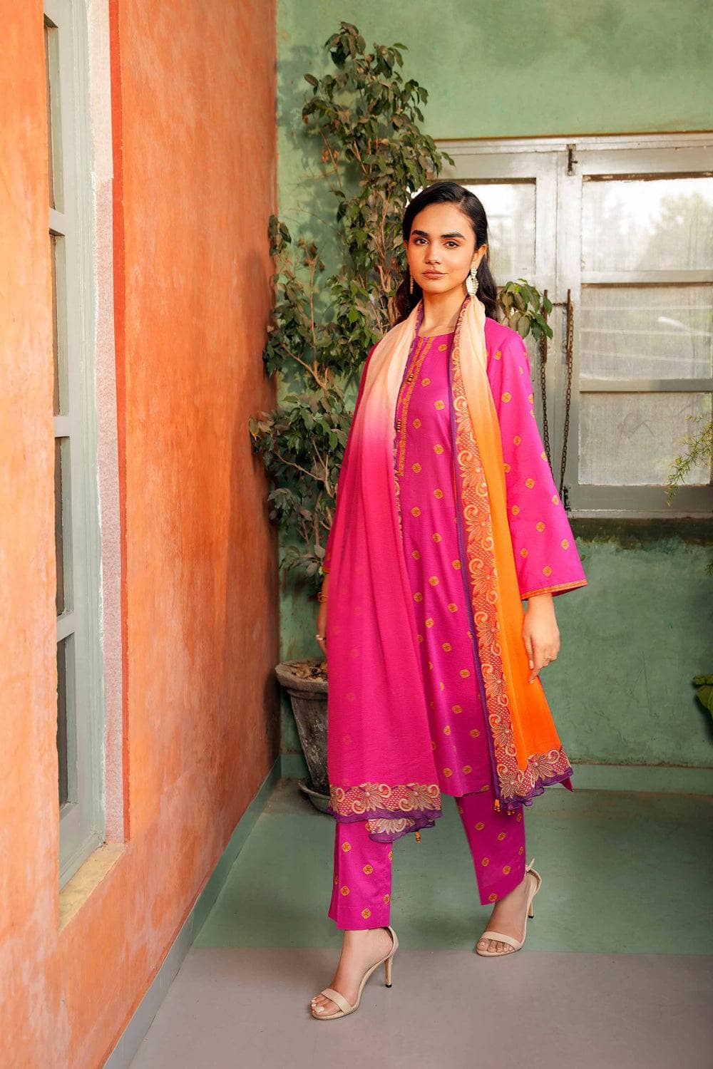 img_nishat_lawn_24_awwal_boutique