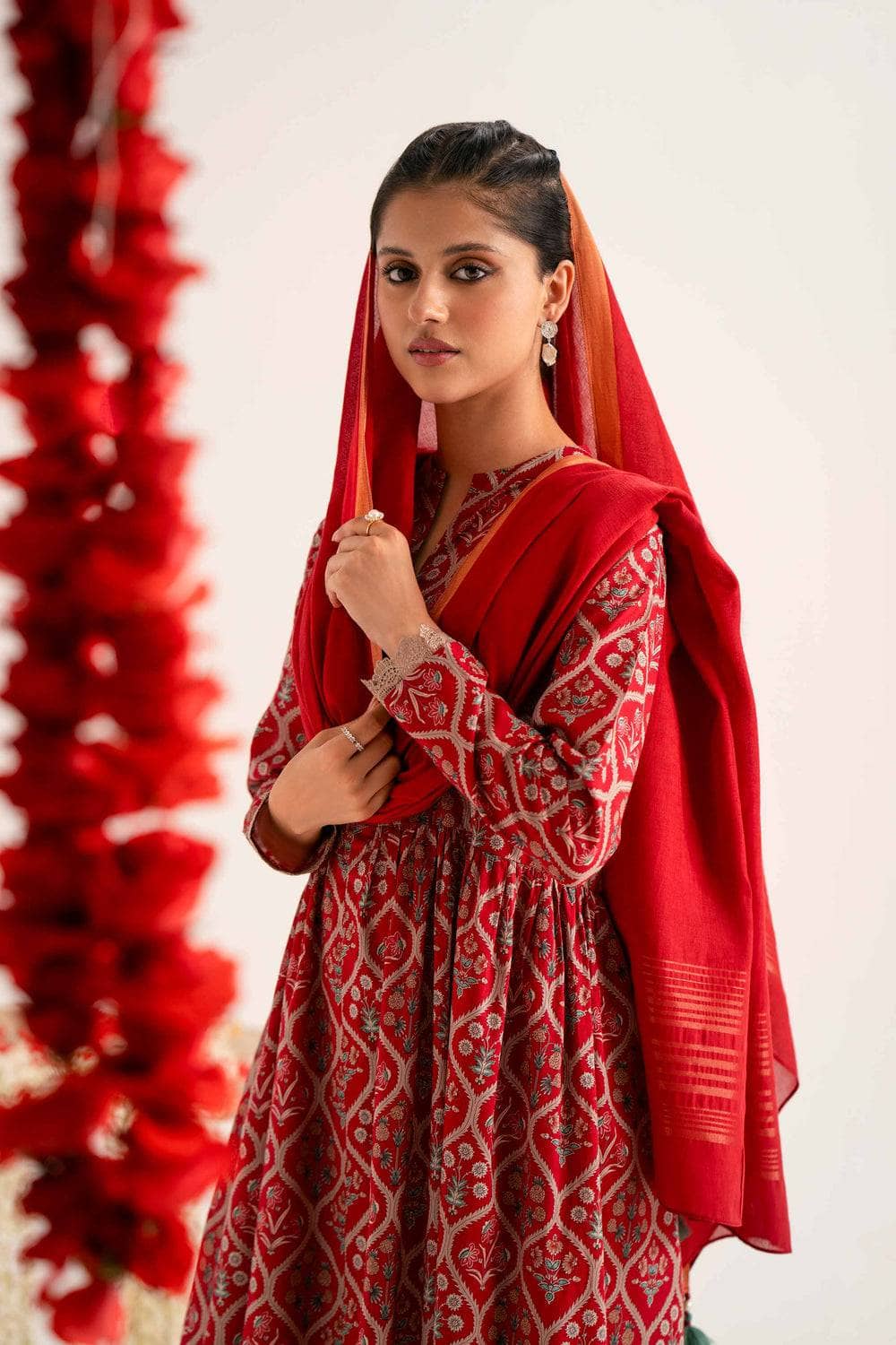 img_nishat_lawn_24_awwal_boutique