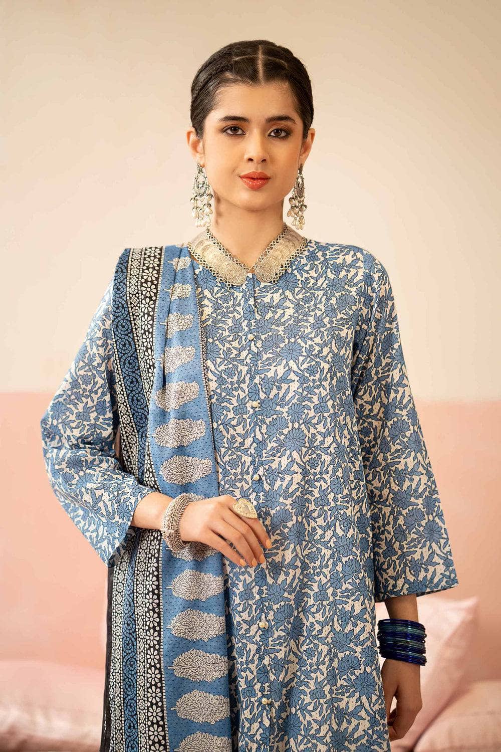 img_nishat_lawn_24_awwal_boutique
