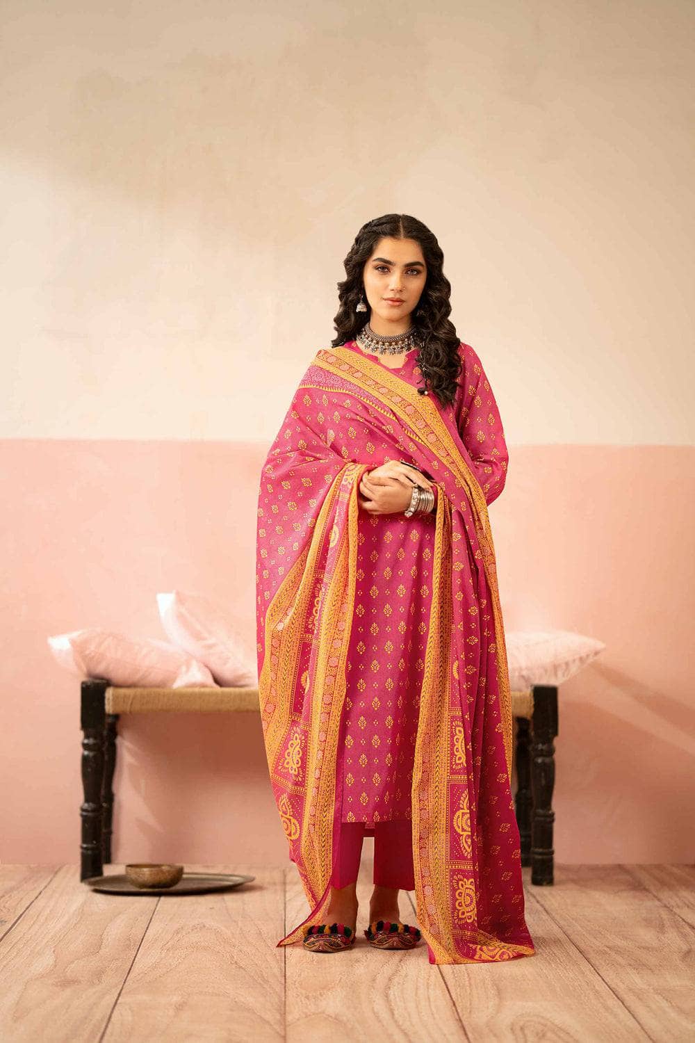 img_nishat_lawn_24_awwal_boutique