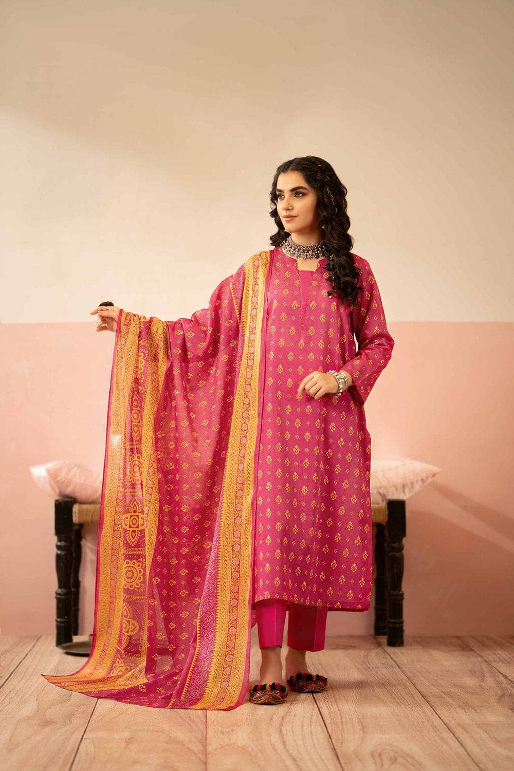 img_nishat_lawn_24_awwal_boutique