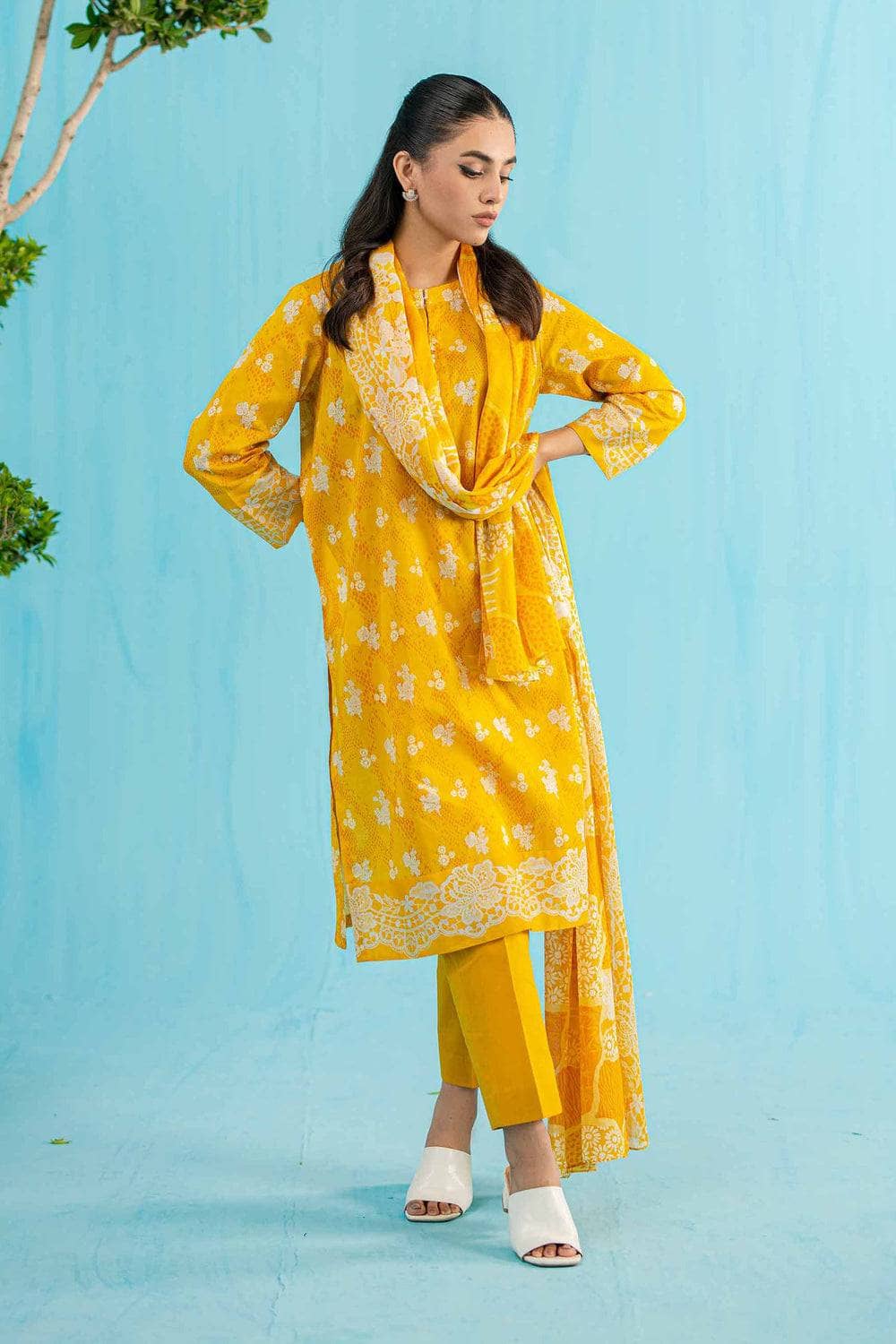 img_nishat_lawn_24_awwal_boutique