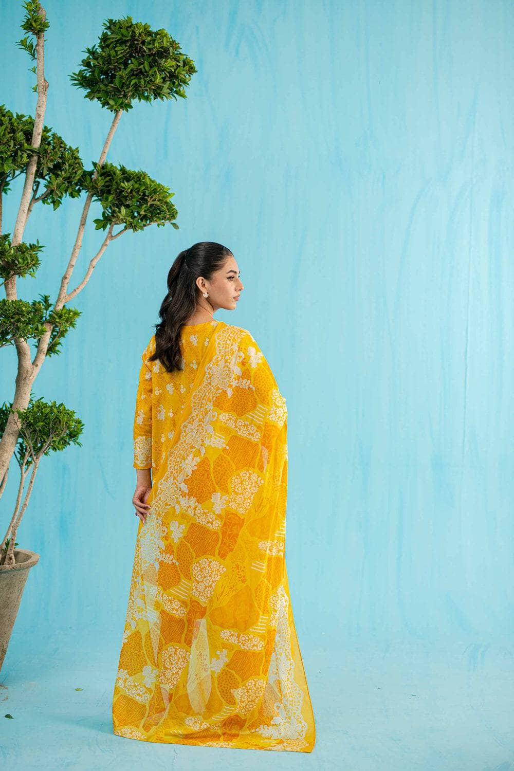 img_nishat_lawn_24_awwal_boutique