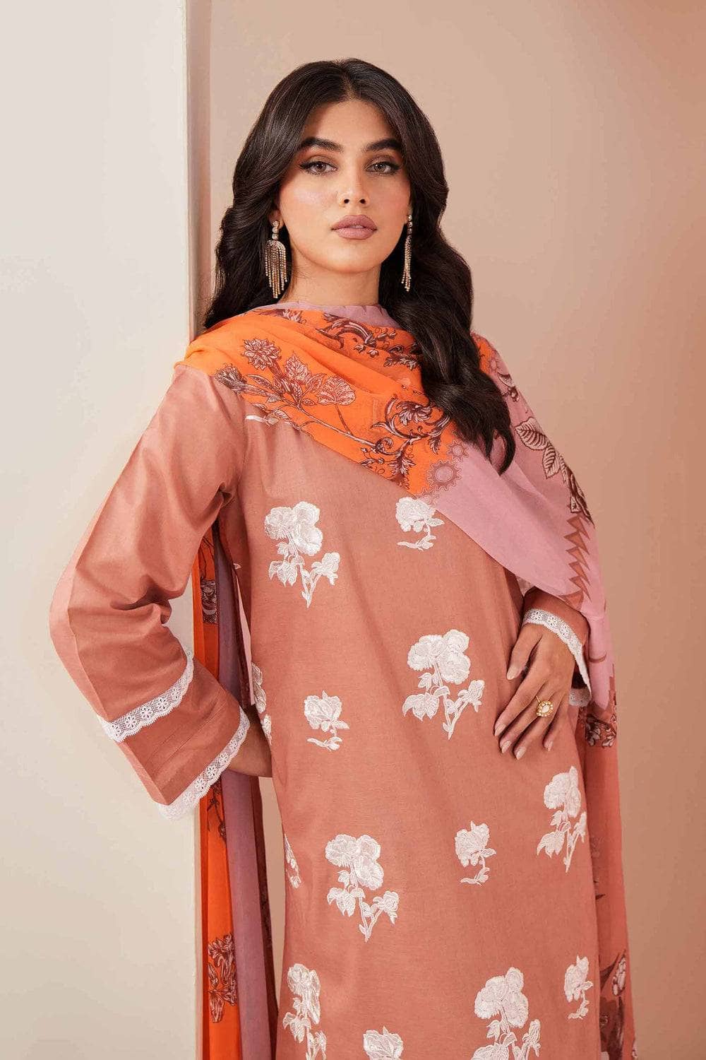 img_nishat_lawn_24_awwal_boutique