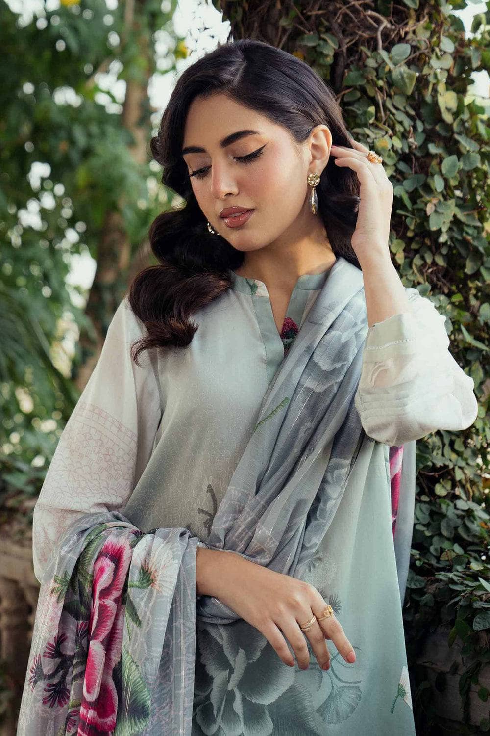 img_nishat_lawn_24_awwal_boutique