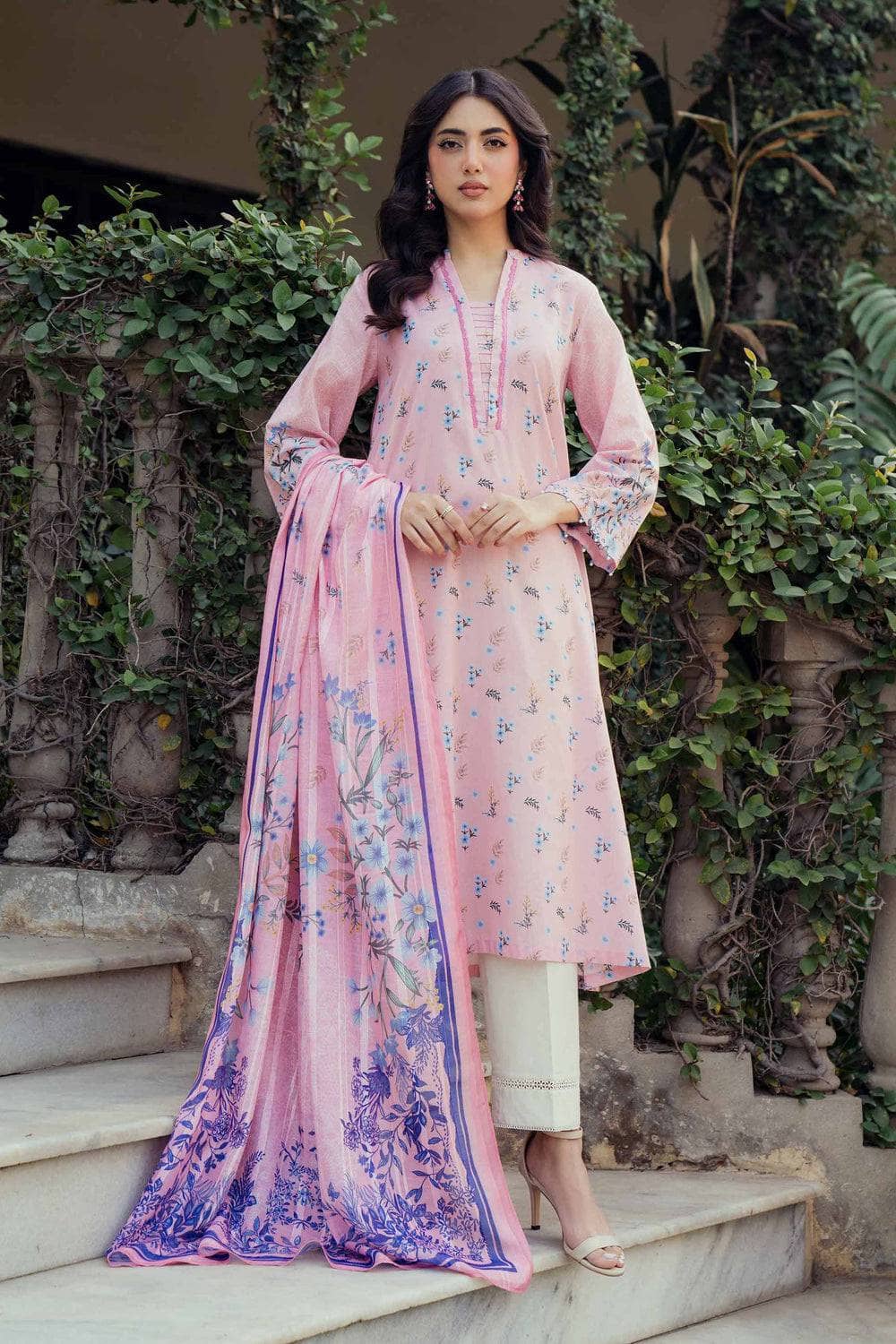 img_nishat_lawn_24_awwal_boutique
