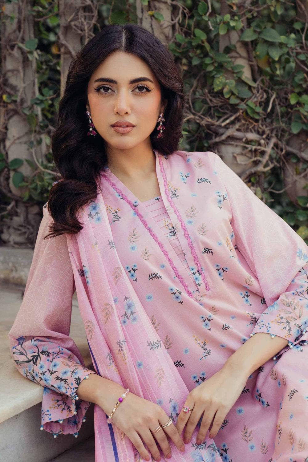img_nishat_lawn_24_awwal_boutique