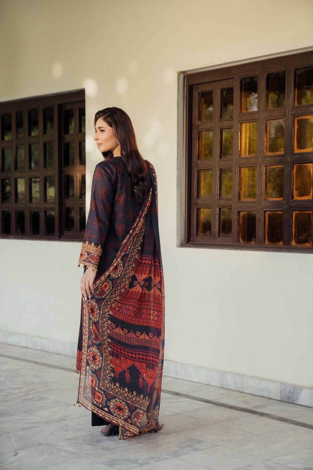 img_nishat_lawn_24_awwal_boutique