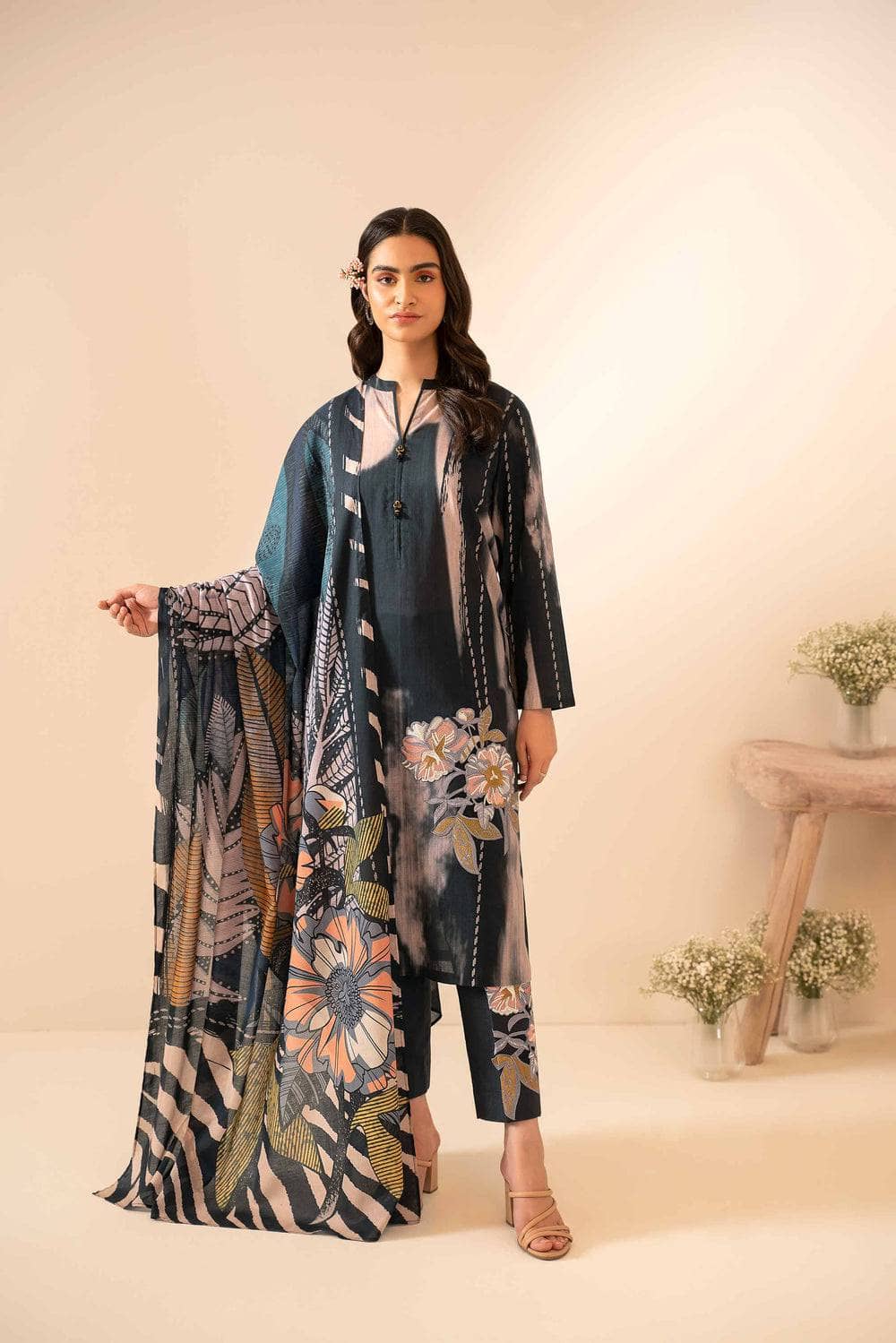 img_nishat_lawn_24_awwal_boutique