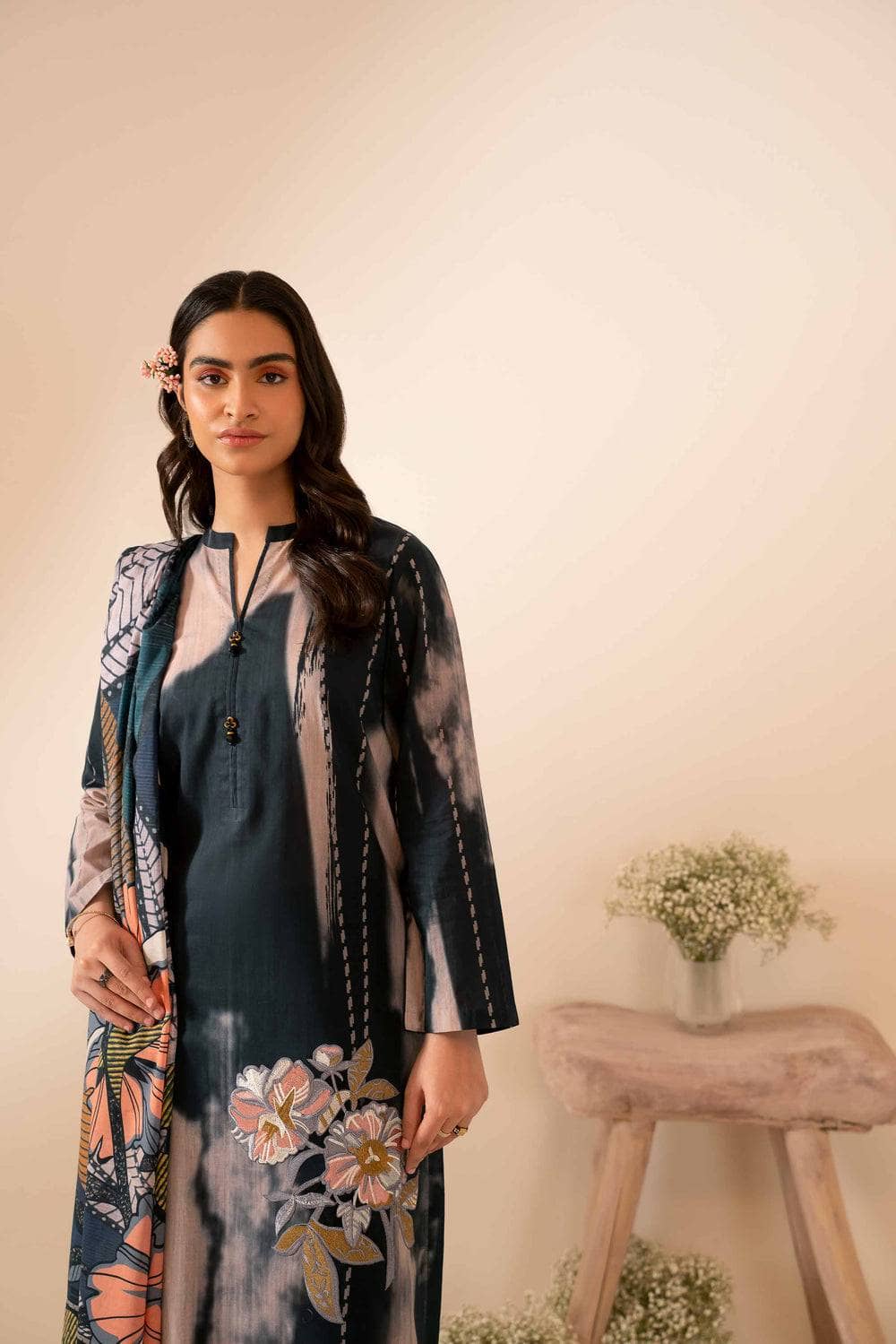 img_nishat_lawn_24_awwal_boutique