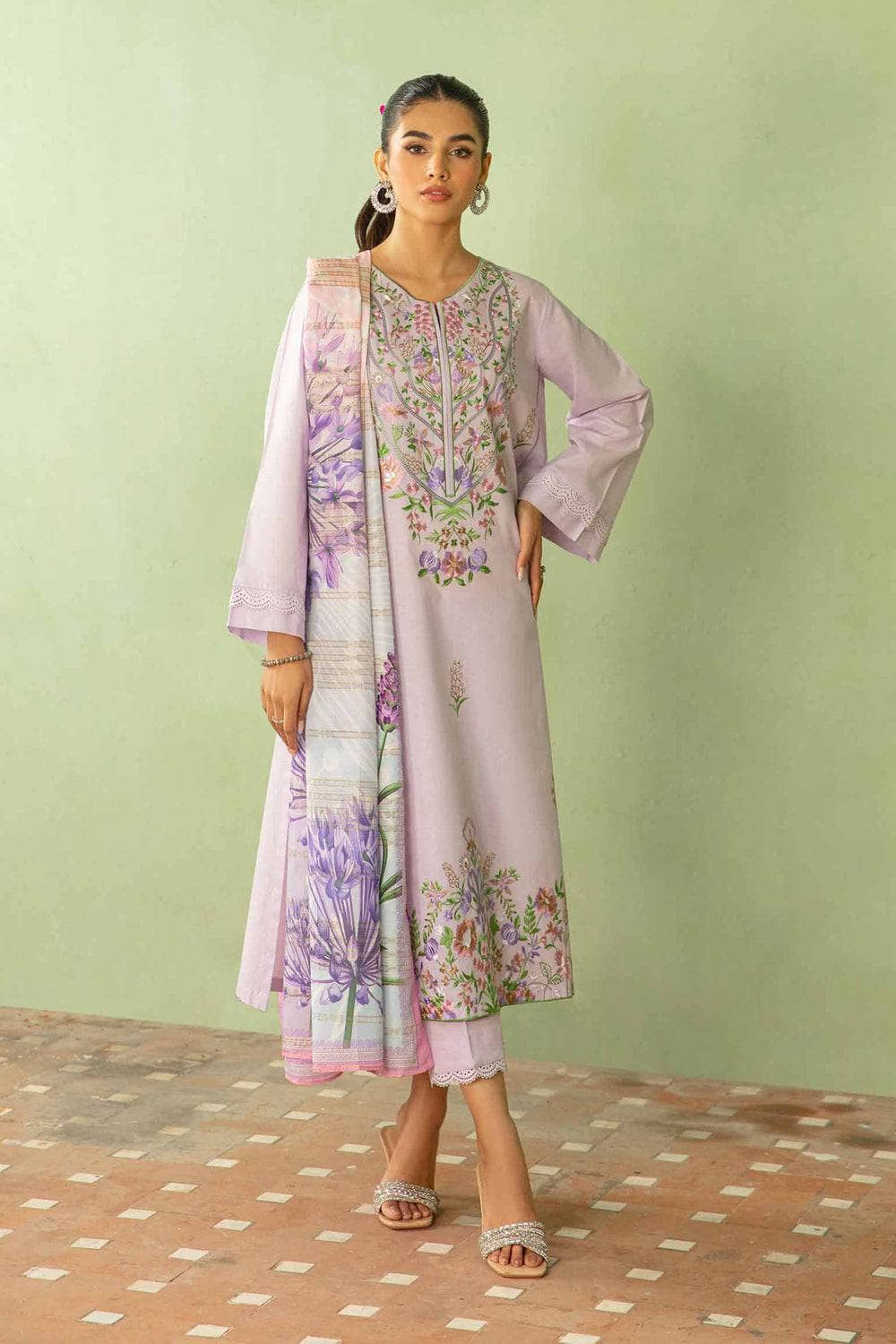 img_nishat_lawn_24_awwal_boutique