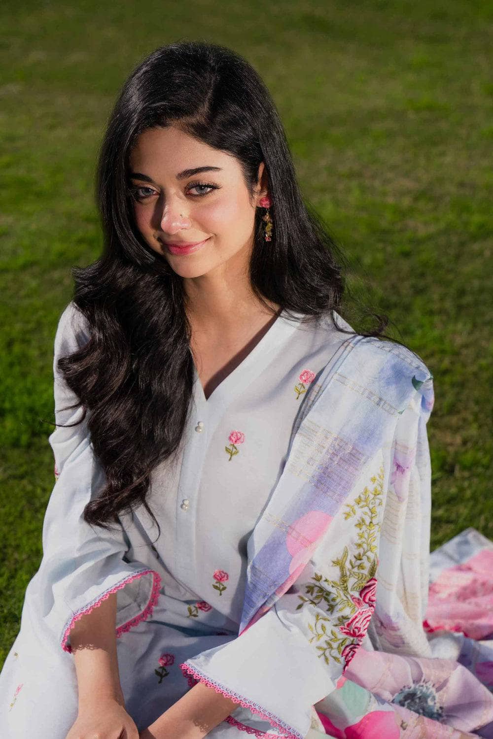 img_nishat_lawn_24_awwal_boutique