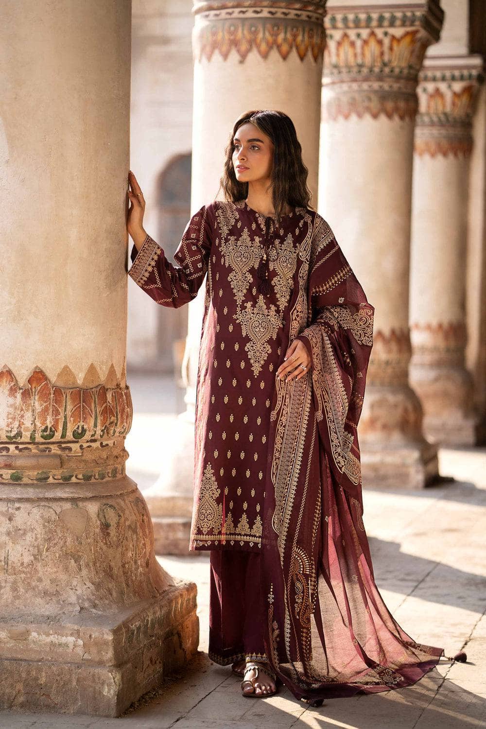 img_nishat_lawn_24_awwal_boutique
