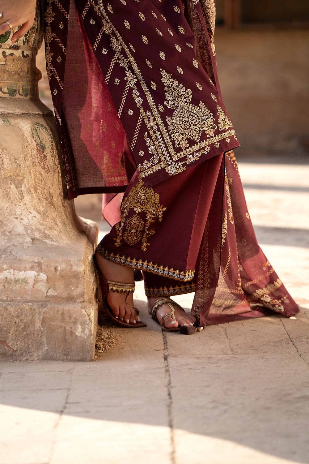 img_nishat_lawn_24_awwal_boutique