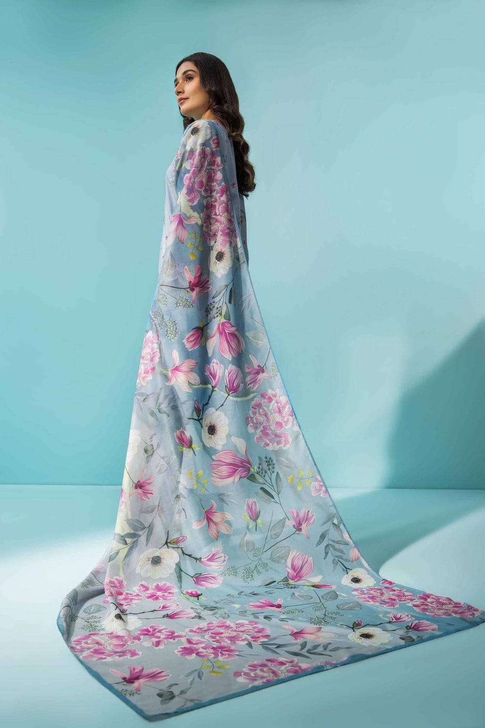 img_nishat_lawn_23_awwal_boutique