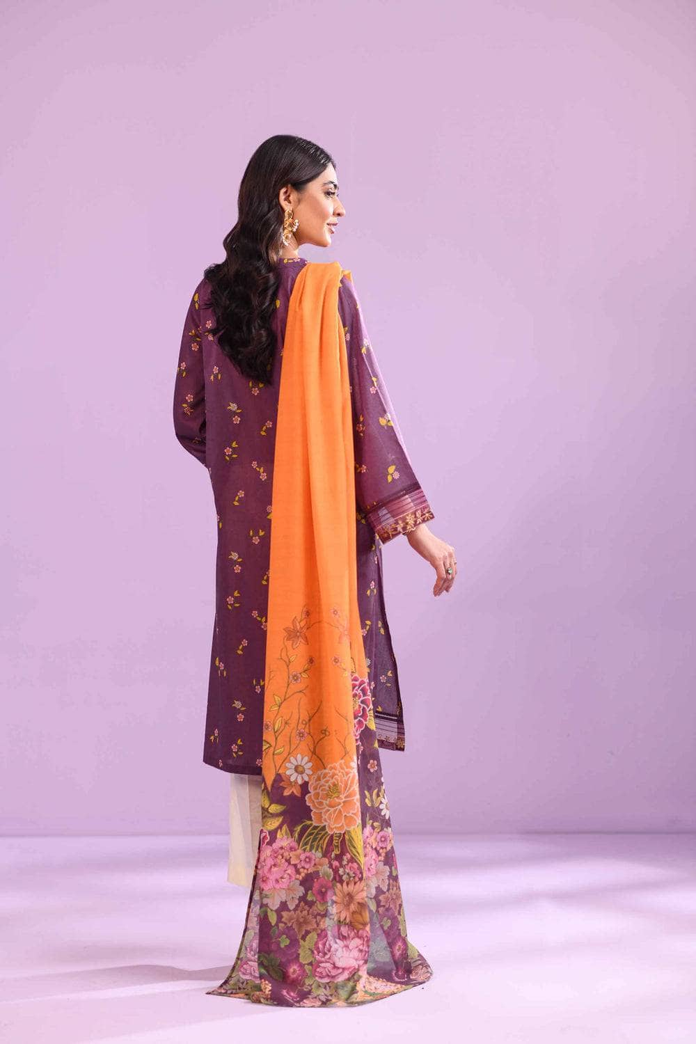 img_nishat_lawn_23_awwal_boutique