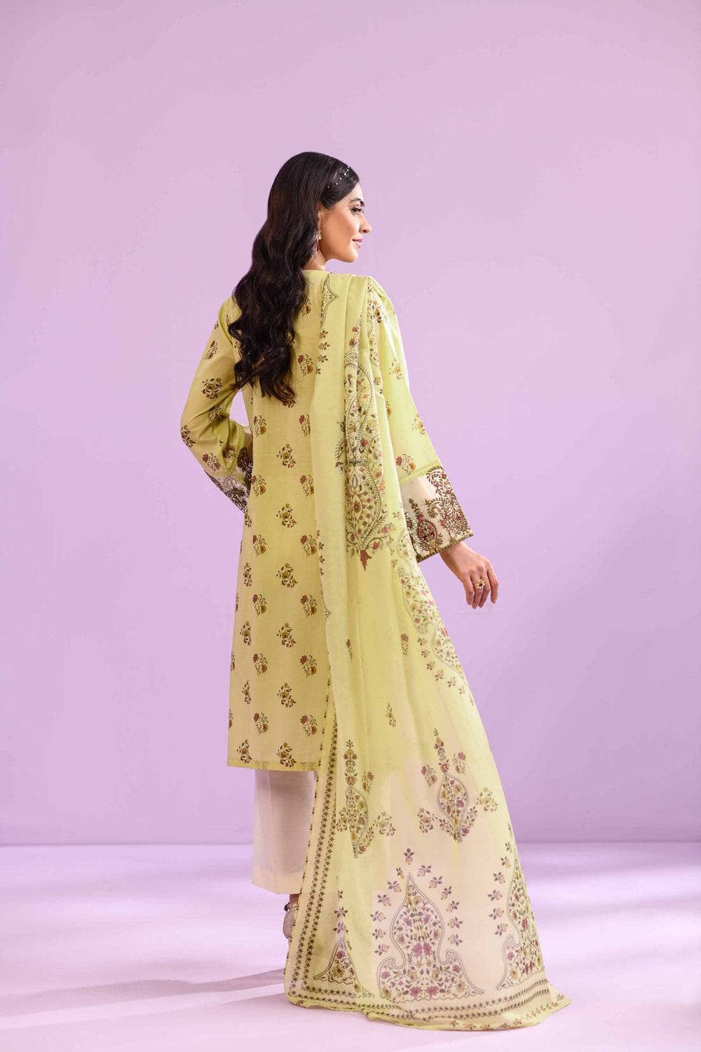 img_nishat_lawn_23_awwal_boutique