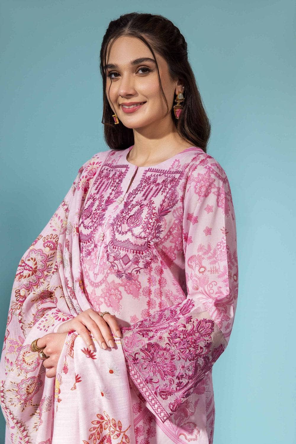 img_nishat_lawn_23_awwal_boutique