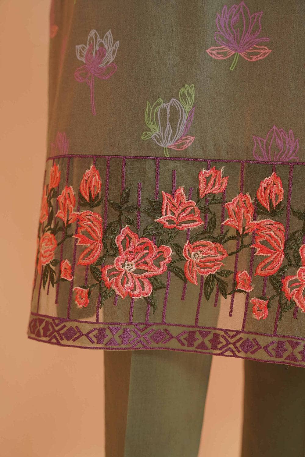img_nishat_lawn_23_awwal_boutique