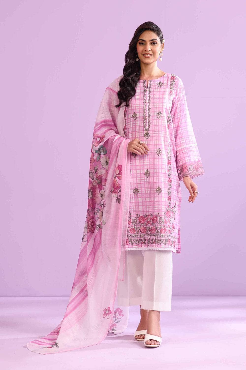 img_nishat_lawn_23_awwal_boutique