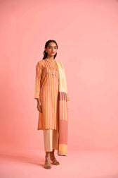 img_nishat_lawn_23_awwal_boutique