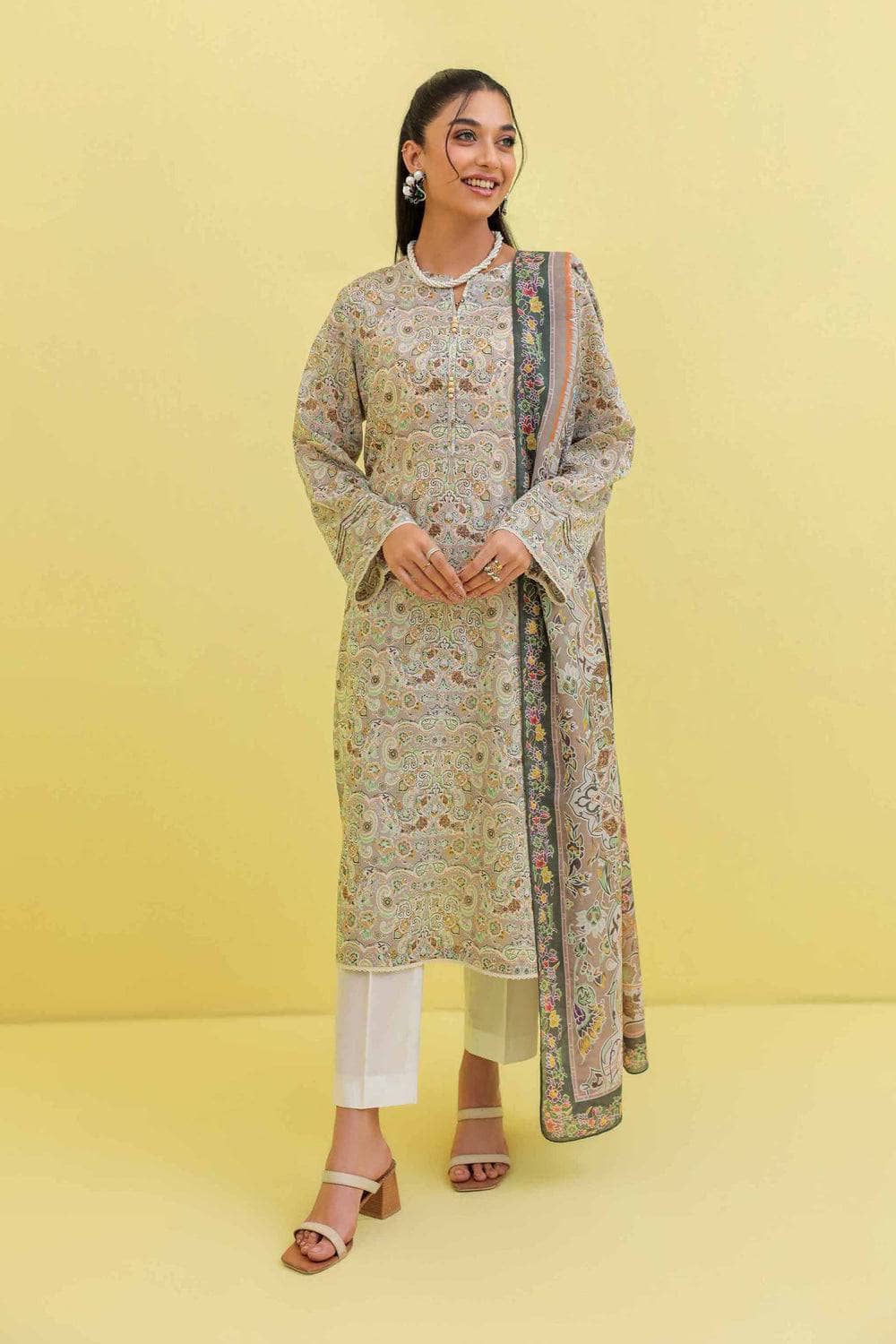 img_nishat_lawn_23_awwal_boutique