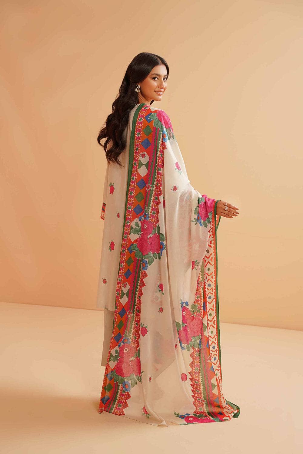 img_nishat_lawn_23_awwal_boutique