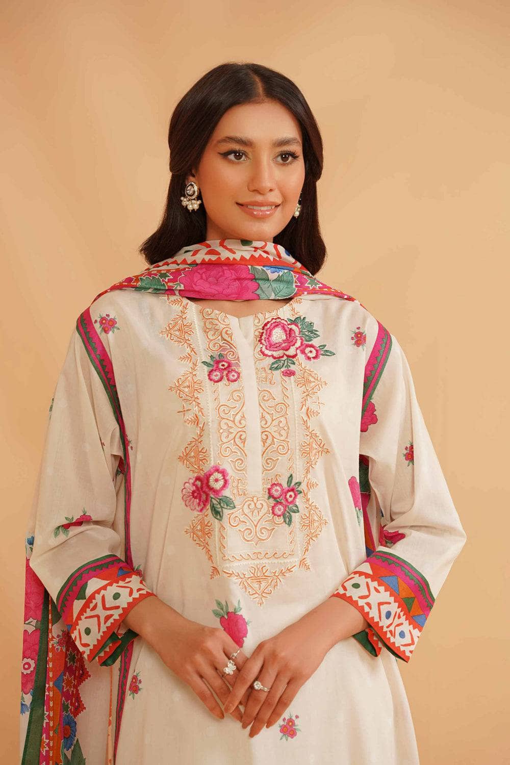 img_nishat_lawn_23_awwal_boutique