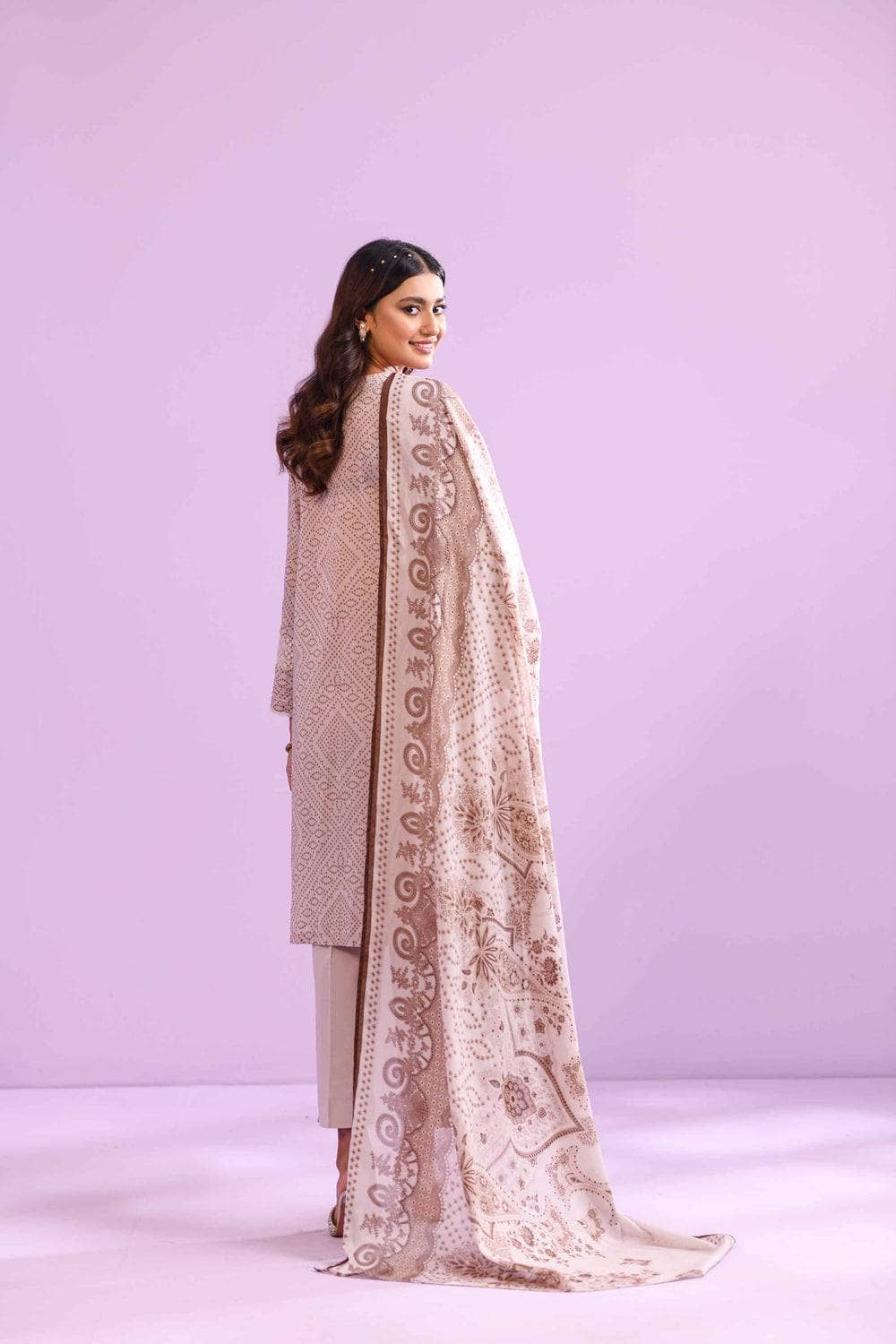 img_nishat_lawn_23_awwal_boutique