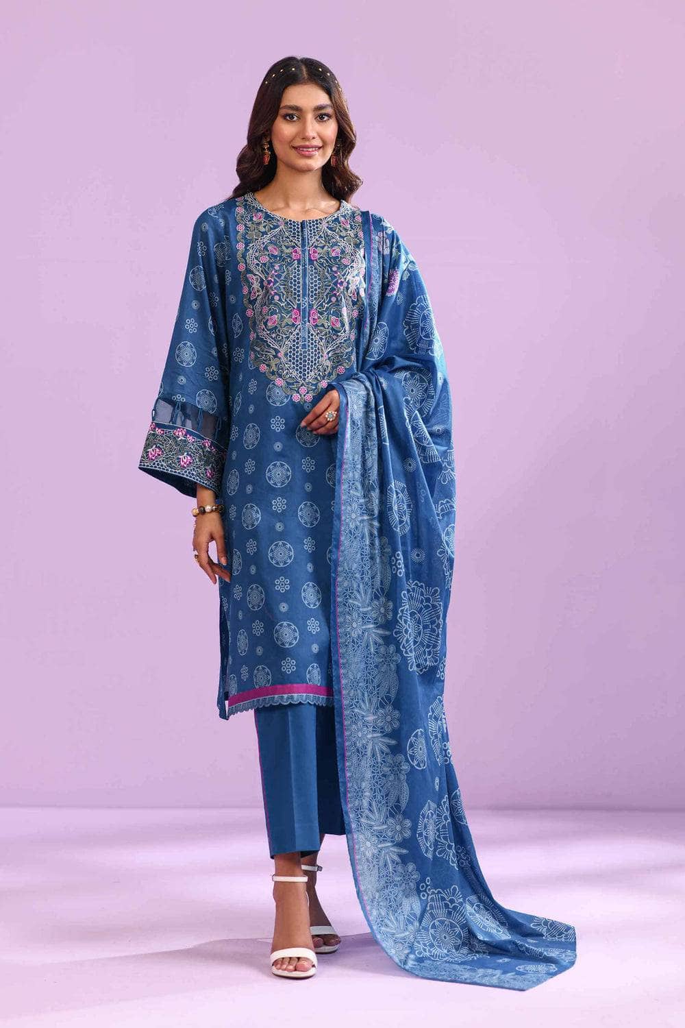 img_nishat_lawn_23_awwal_boutique